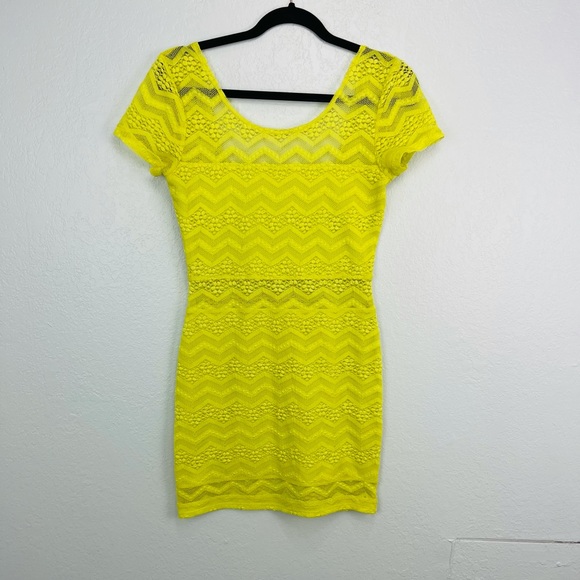 FREE PEOPLE GEO CHEVRON PRINT LACE NEON YELLOW BODY CON DRESS - Picture 2 of 5
